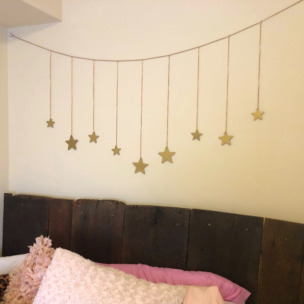 Hanging star wall decor